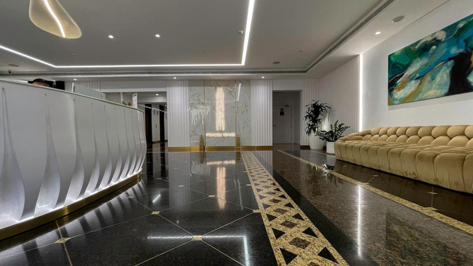 Апартаменты The Penthouse On 71St Floor Дубай Экстерьер фото